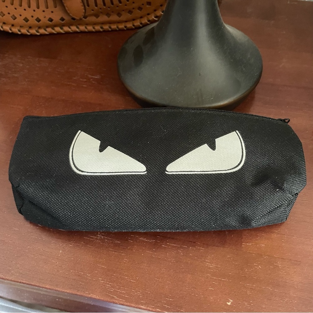 Black and white eyes zip  case